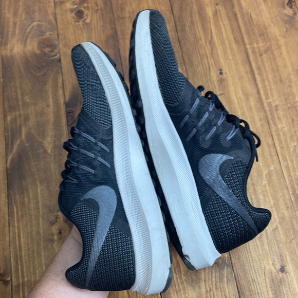 Nike Run Swift Running Shoes Womens size 8.5 dark gray and black - Picture 5 of 10